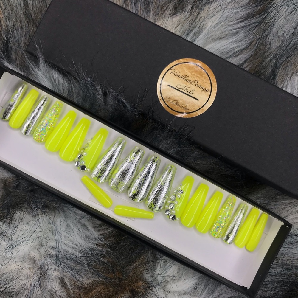 Press On Nails ⚡️ Style: Lighting strike